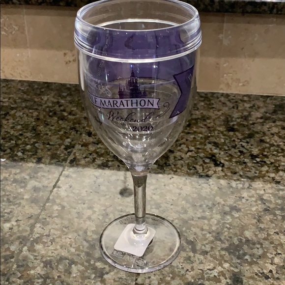 BNWT Tervis Plastic Princess Disney Wine Glass - Picture 2 of 6